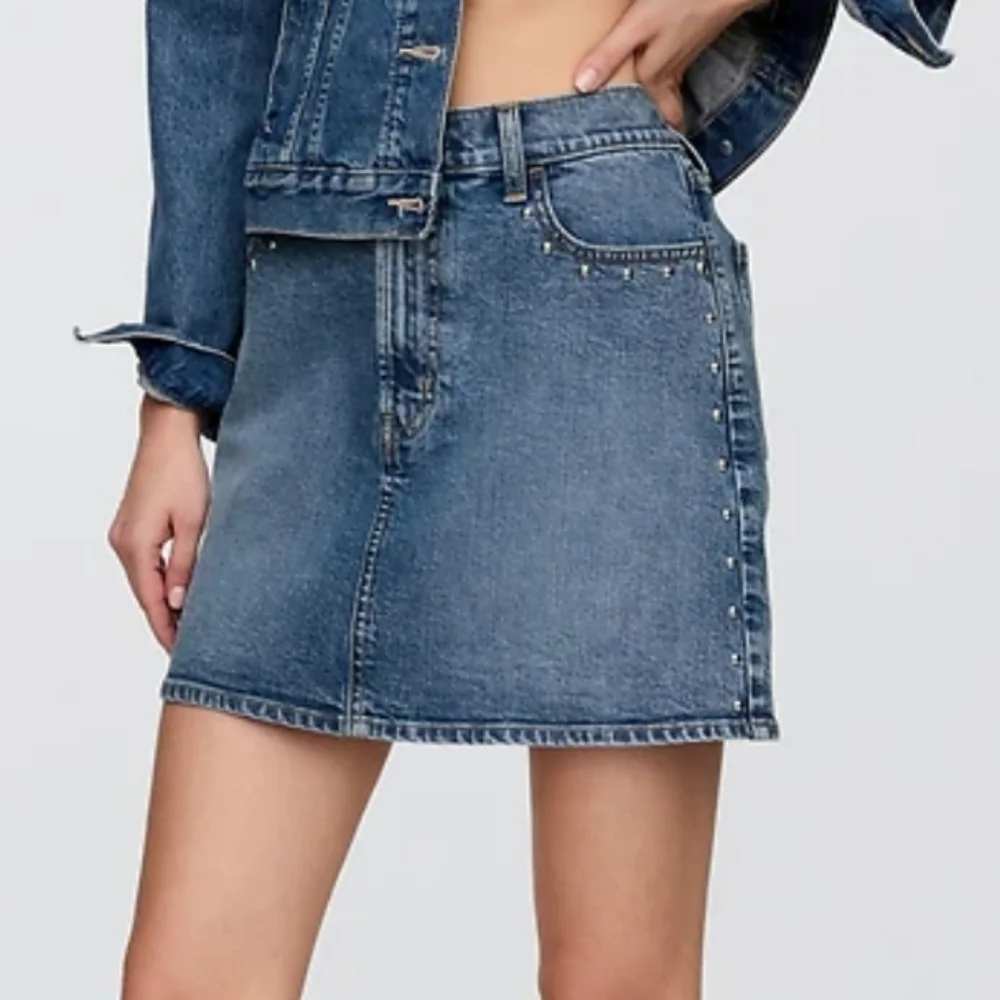 GAP Denim High Rise Studded Denim Mini Skirt Medium Wash Blue 16 - Picture 2 of 11